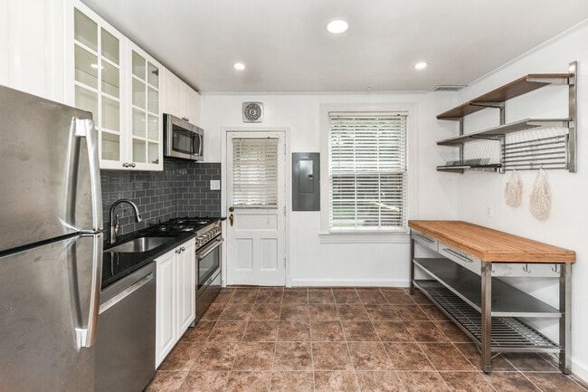 Photo - 1400 S Barton St Unit 432