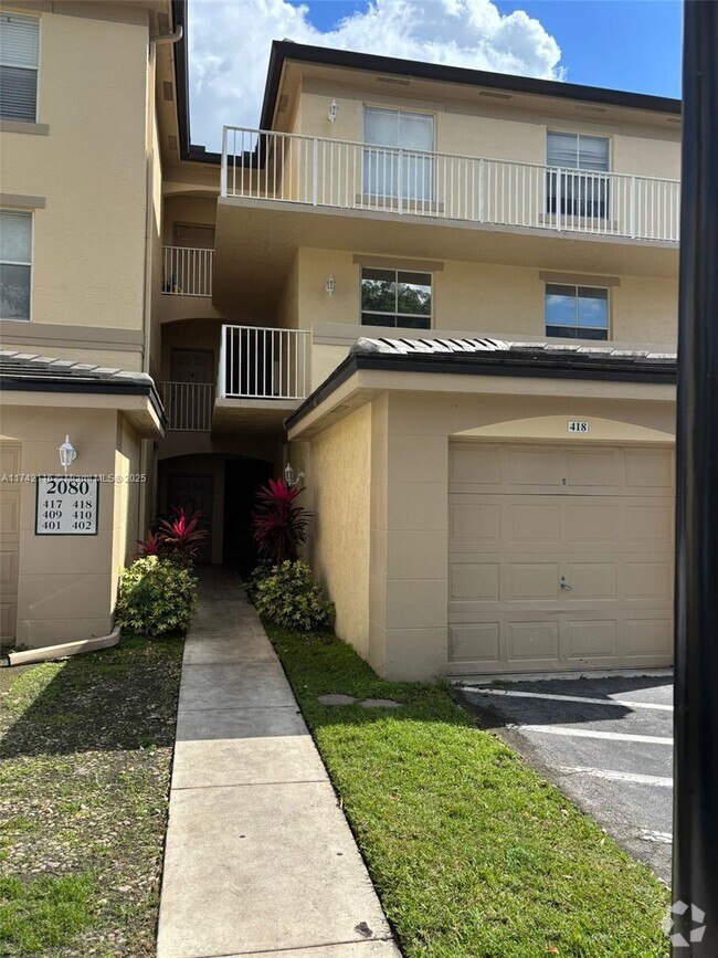 Building Photo - 2080 Greenview Shores Blvd Unit 410 Rental