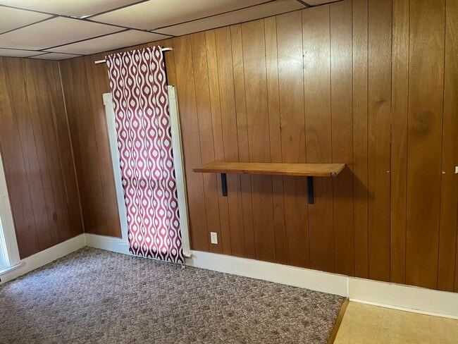 Building Photo - 121 N 8th St Unit 121 N 8th St Upper