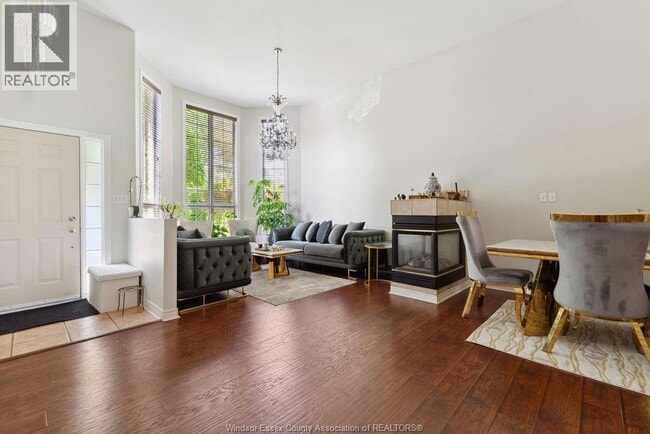Photo - 1544 Imperial Crescent