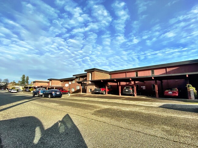 Hillcrest Apartments - Hillcrest Apartments