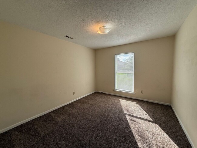 Photo - 89 Aspen Pl