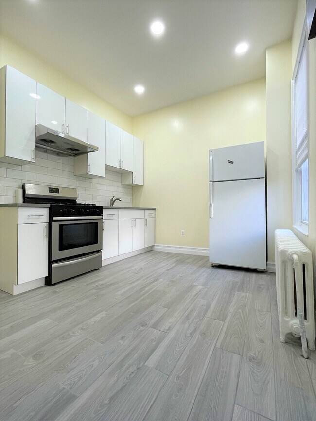 Building Photo - 14 Tonnele Ave Unit #1 Rental