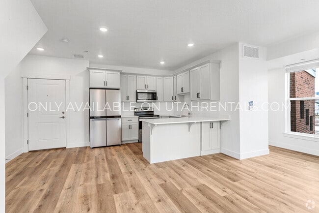 Building Photo - 768 S 1600 W Rental