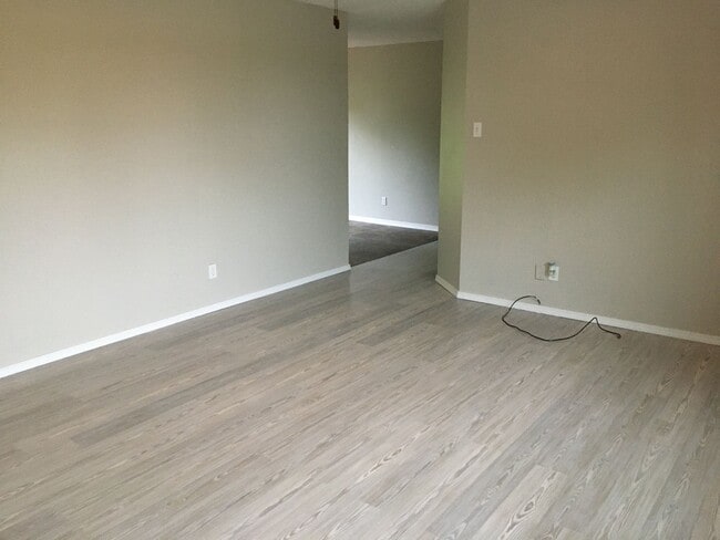 Building Photo - LEASING