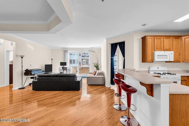 33 Cooper Ave Unit 210