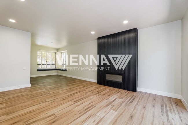 Photo - 340 Wyndgate Rd