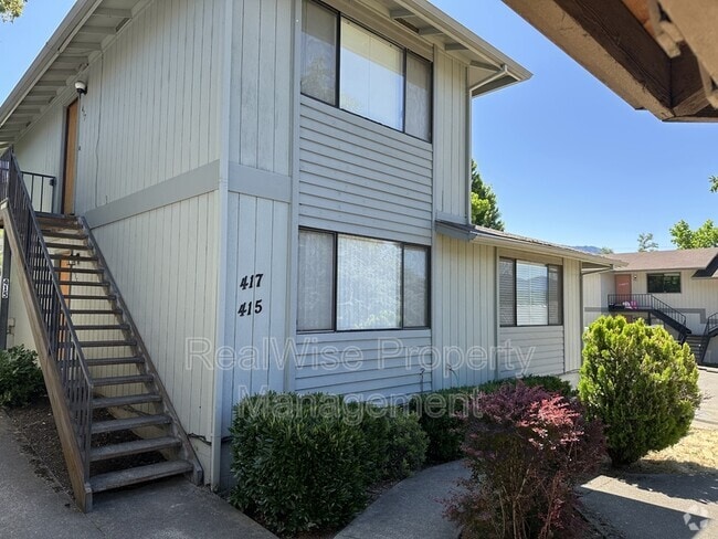 Building Photo - 415 NE Silverwood Pl Rental