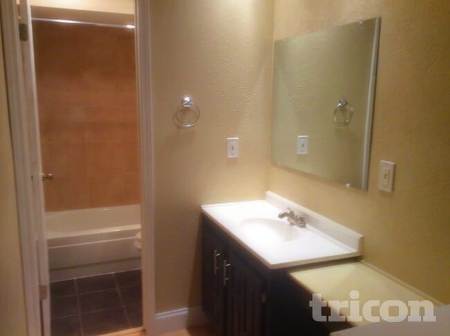 Photo - 6905 Forestview Dr