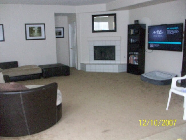 Photo - 5 bedroom 3 bathroom home in Eastvale!