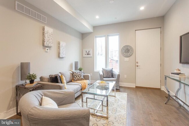 Photo - 542 Pierce St