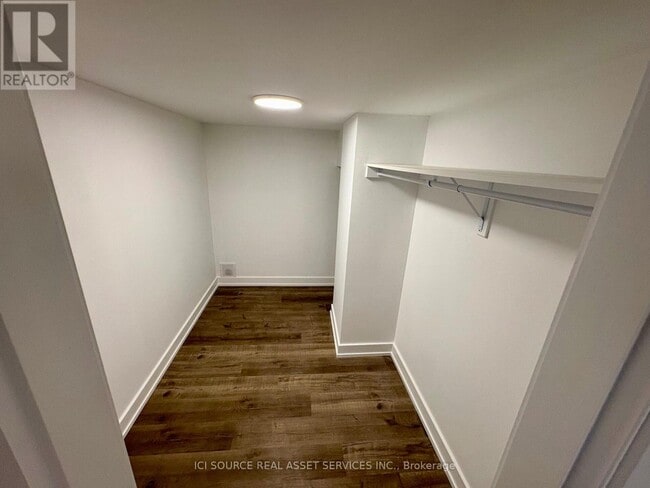 Photo - 8 Redkey Dr