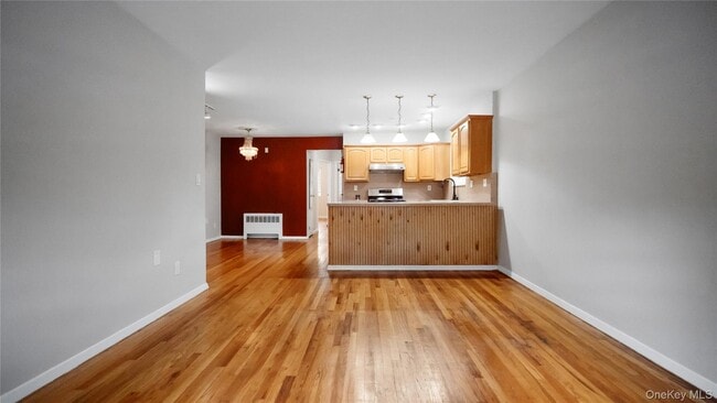 Building Photo - 3610 Baychester Ave Unit 1