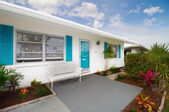 Photo - 4470 Mainlands Blvd W