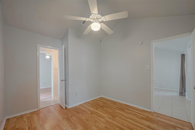 Photo - 1006 Melford Ave