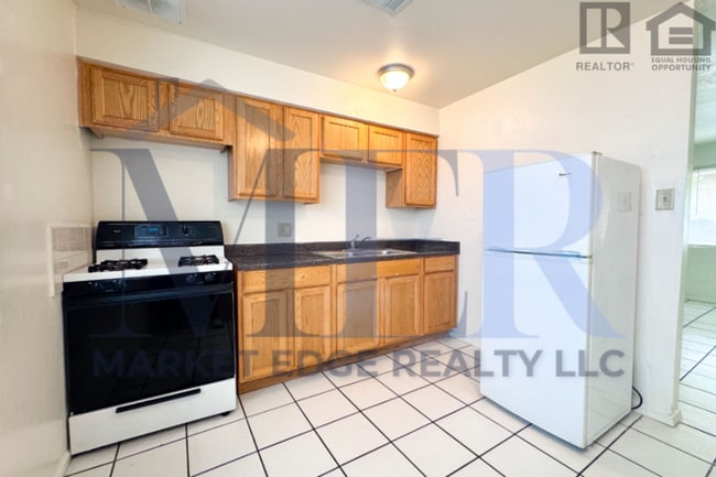 Building Photo - 1640 E Brill St Unit 1640#2