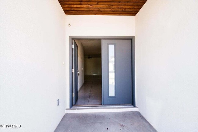 Photo - 1723 Eased St