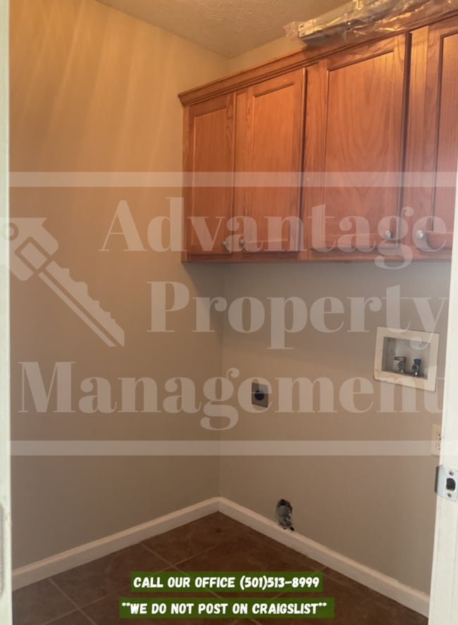 Photo - 910 Brownstone Dr