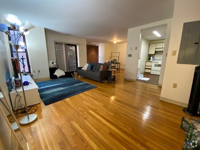 Building Photo - 79 Gainsborough St Unit 305 Rental