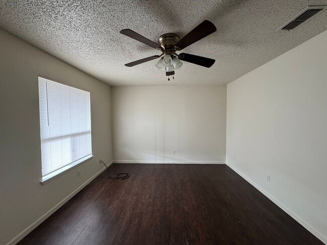 Photo - 425 W Avenue C Unit 8