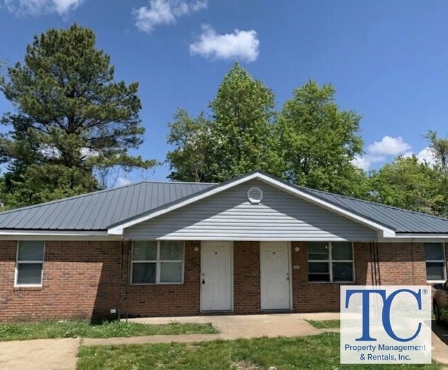 Building Photo - 01030 Unit 36