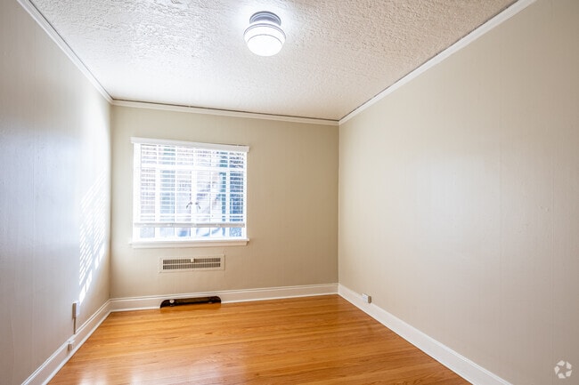1BR, 1BA - 610SF