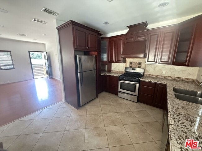 Photo - 2244 Ripple St