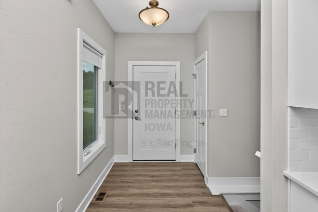 Photo - 5638 Fernwood Dr