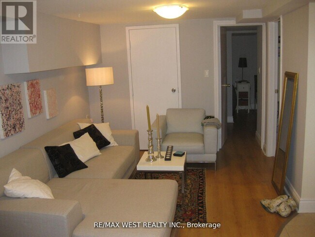237 Vaughan Rd Unit Bsmt