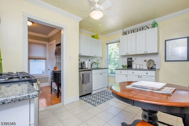 Photo - 142 Forest St