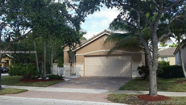 Photo - 449 Silver Palm Way