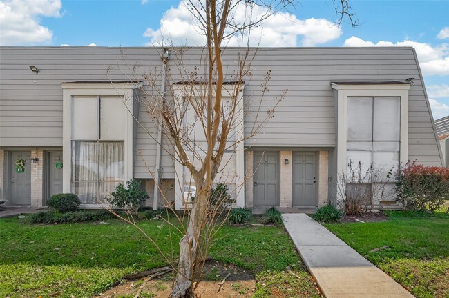 Photo - 5929 Queensloch Dr Unit 118