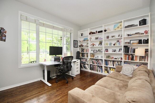 Photo - 1969 Montclair Ave