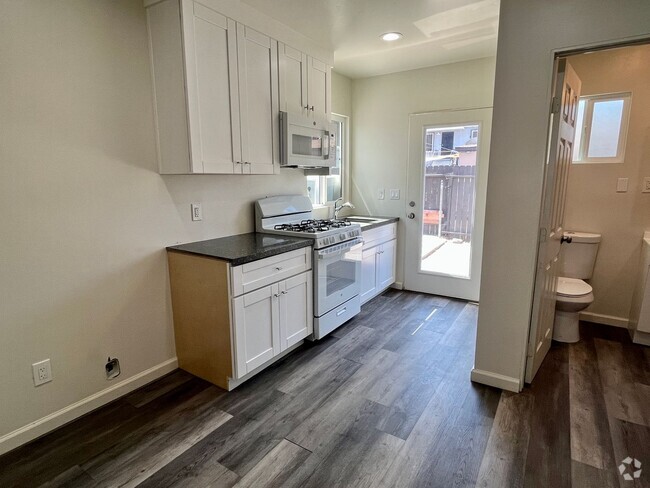 Building Photo - 1 Bedroom 1 Bath Granny Flat Rental