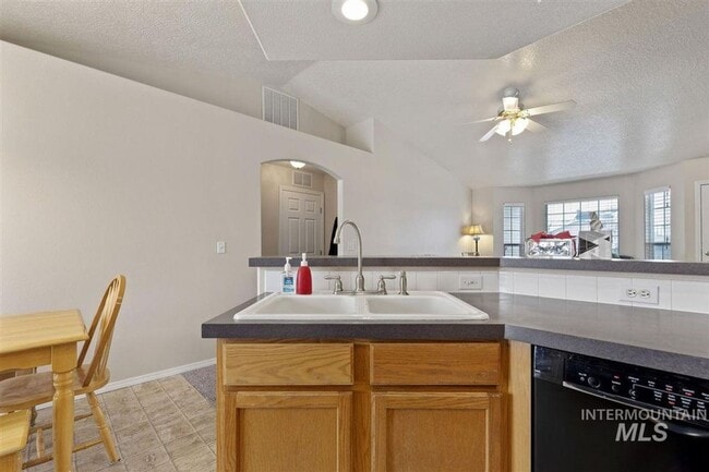 Photo - 3 Bedroom Home in Nampa _ Pet Friendly!