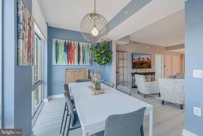 Photo - 11990 Market St Apartamento Unidad 414