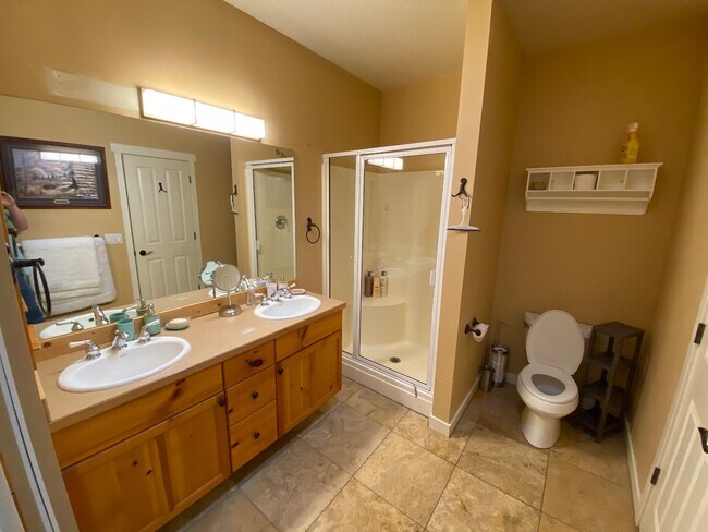 Photo - 1885 Lacy Ln