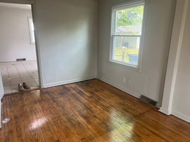 Photo - 1723 Glenview Pl