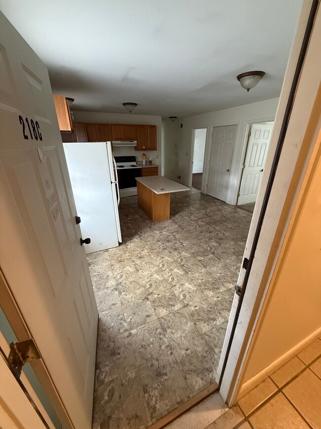 kitchen - 218 N Queen St Unit 218-C