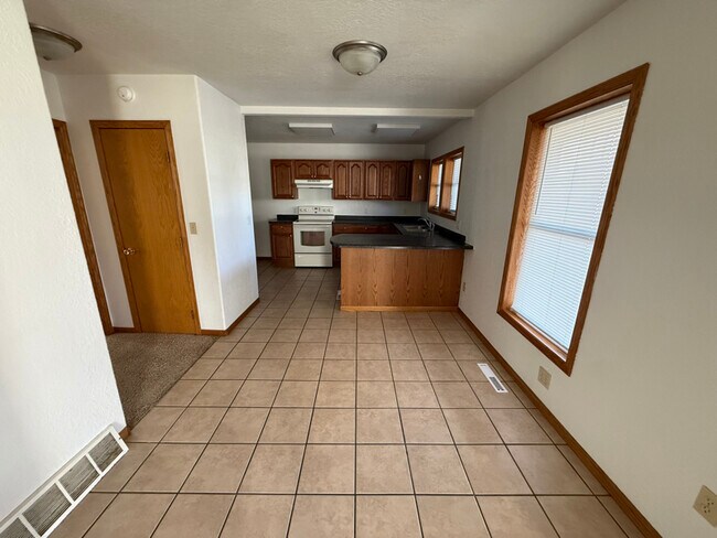 Photo - 403 W 3rd St