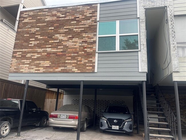 Building Photo - 4626 Bell St Unit 4 Rental