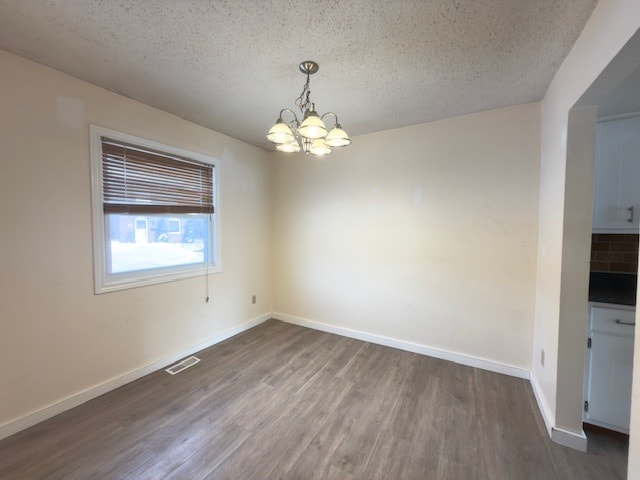 Photo - Cute 3 Bdrm Townhome with Finished Bsmt * Fenced Yard * AVAIL Now!