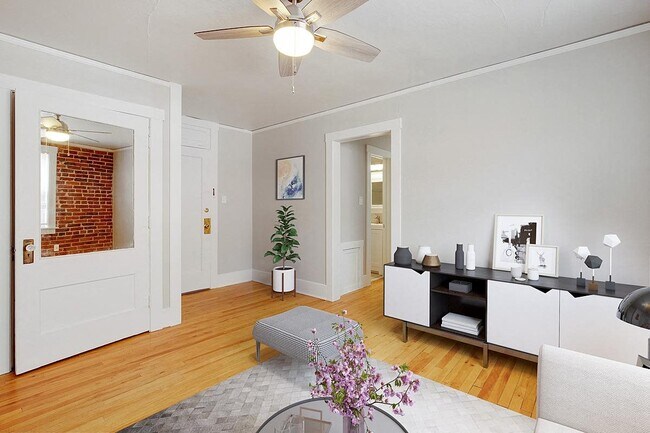 Photo - 960 Pearl St