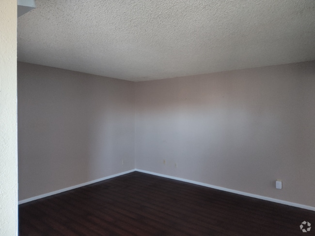 Building Photo - 15551 Sunland Gin Rd Rental