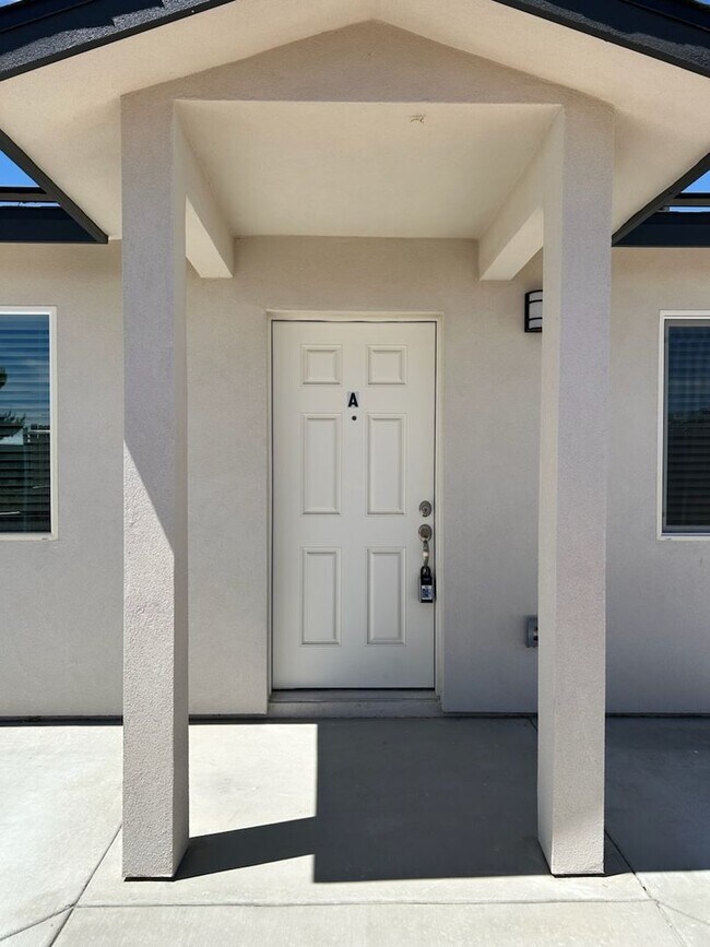 1340 W Mariposa Ave Unit 1340-A W. Mariposa Ave.