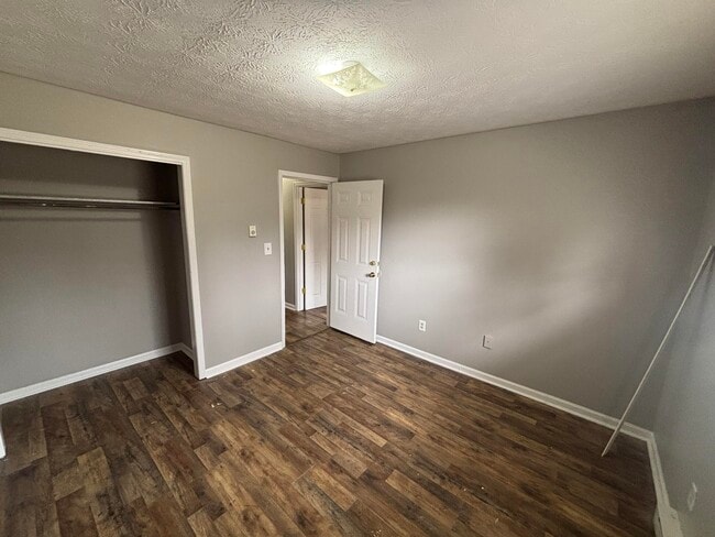 Photo - 328 Garden Park Dr