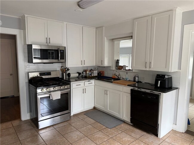 Photo - 905 N Mission Blvd