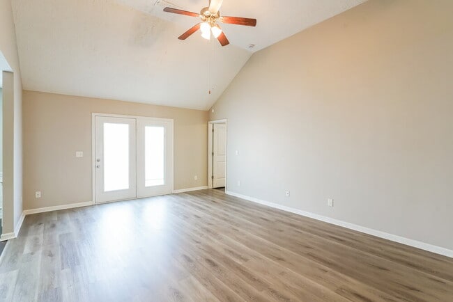 Photo - 1713 Porchrest Way