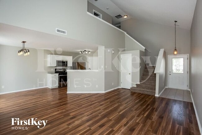 Photo - 2235 Collins Way