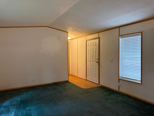 Photo - 38595 Sodaville Waterloo Rd